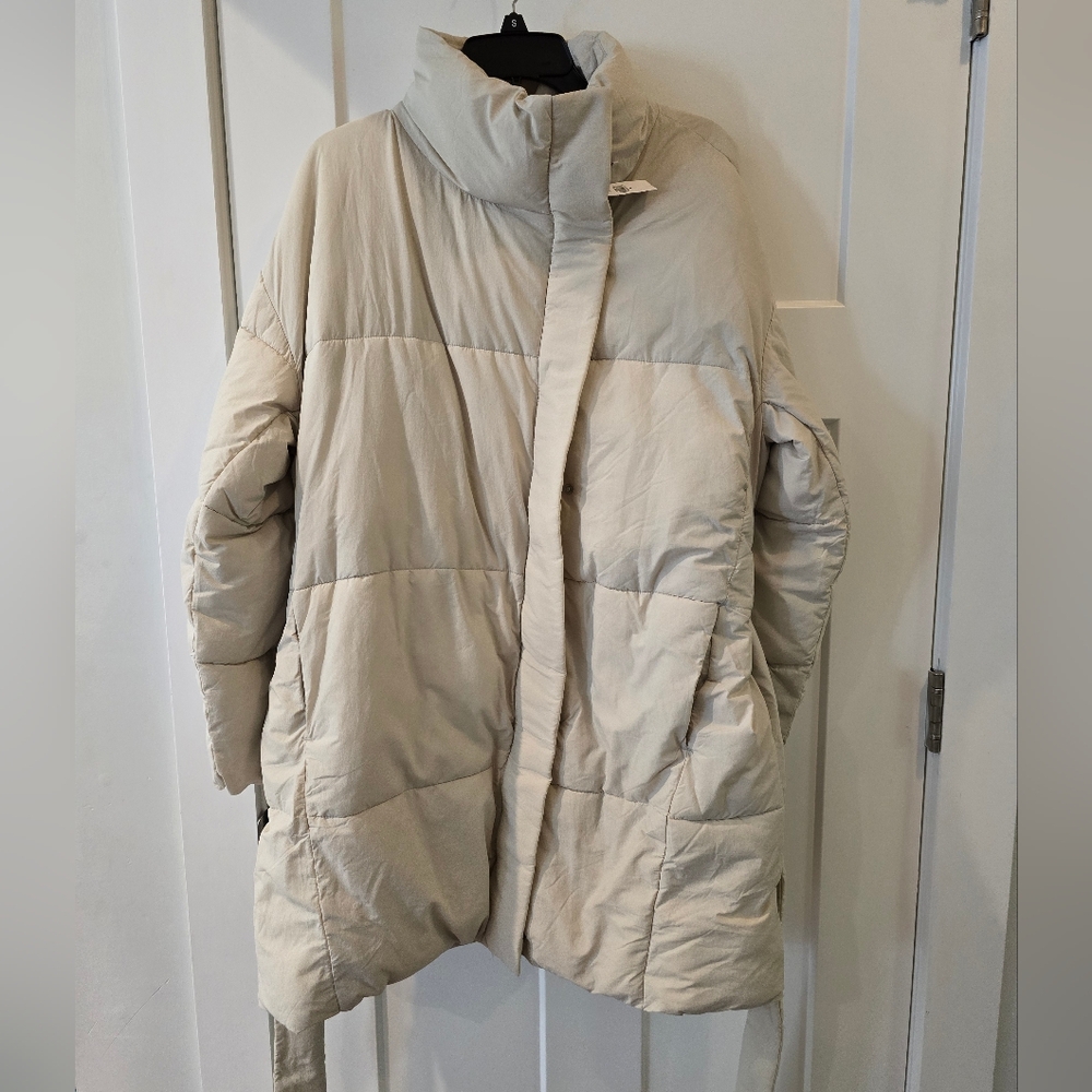 BNWT Gap- Duvet Puffer Jacket